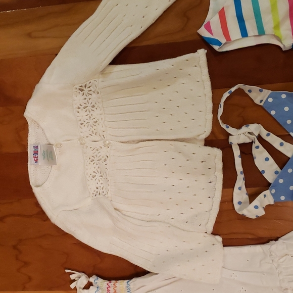 FREE SHIPPING OVER $30 Bundle of 3 dresses and a Sweater - Great deal! - Picture 5 of 5